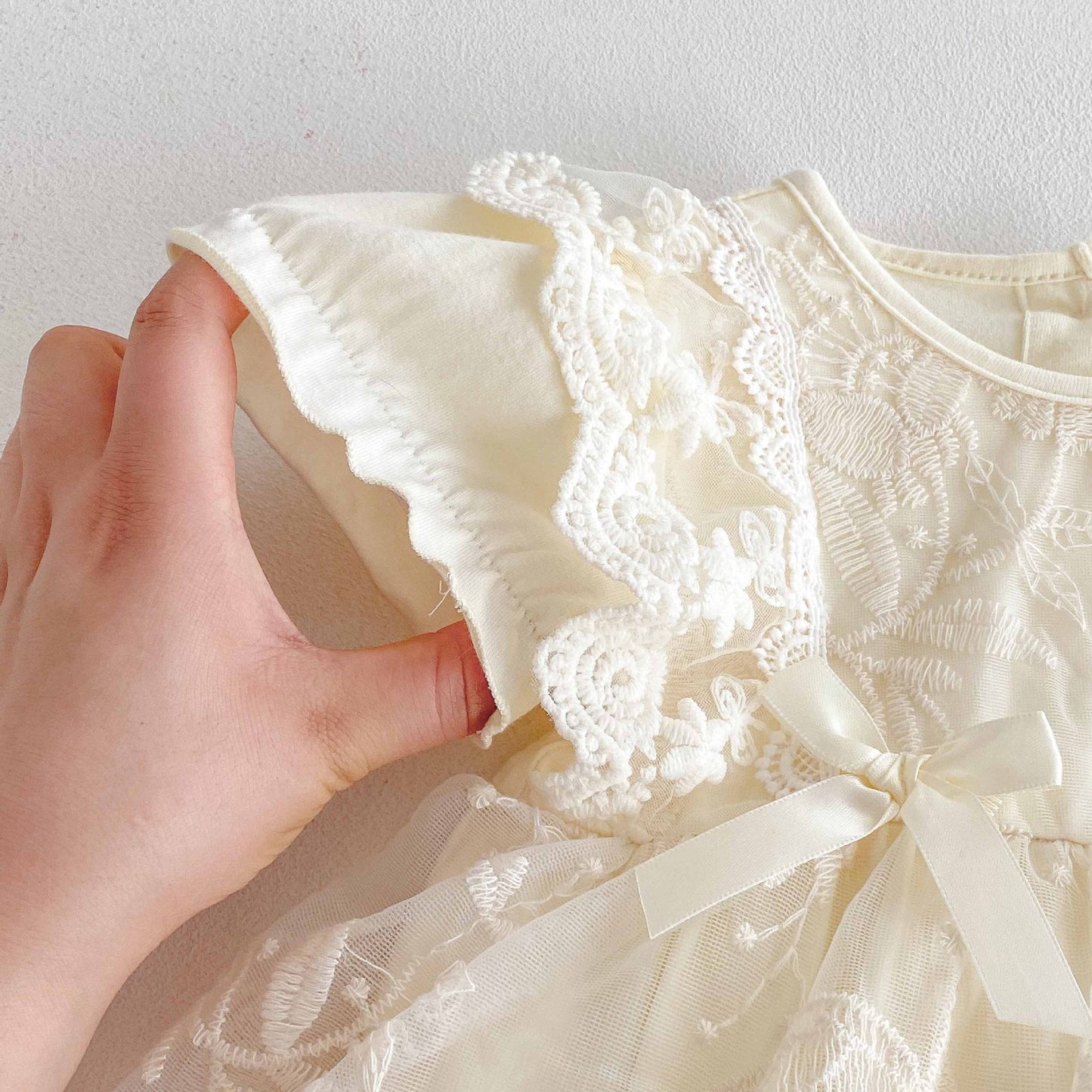 Summer Arrival Baby Girls Cute Solid Color Floral Embroidery Short Sleeves Dress Design Onesies
